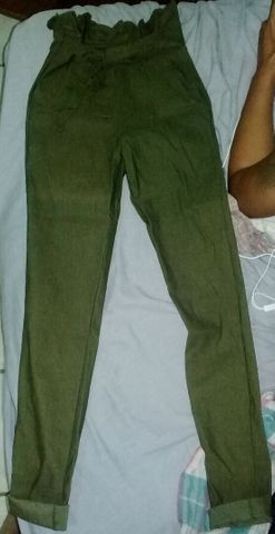 calça verde cintura alta