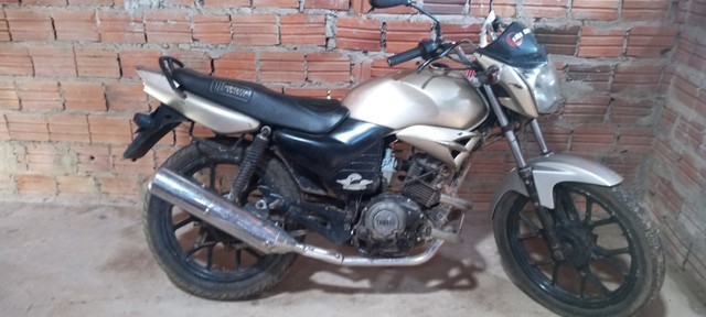 MOTO YAMAHA YBR 2003