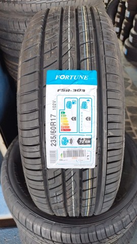 (4undisp) Kit  2 Pneus aro 17 medida 235/60r17 Fortune  - Foto 3