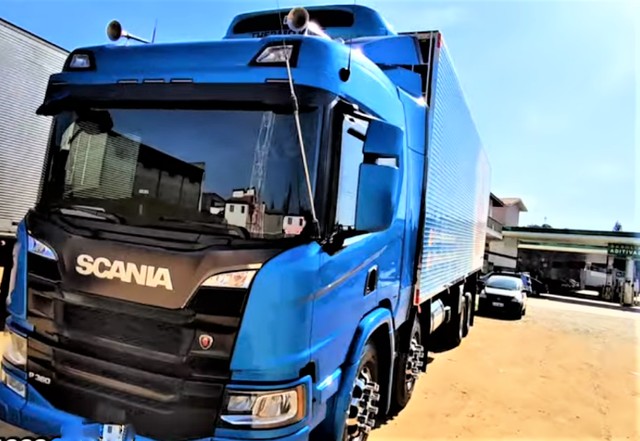 Scania P360 BiTruck 8x2 Bau Frigorifico 2021 Com Dividas