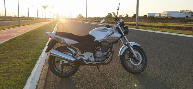 HONDA - CBX 250 TWISTER - 2005/2005 - Prata - R$ 9.990,00