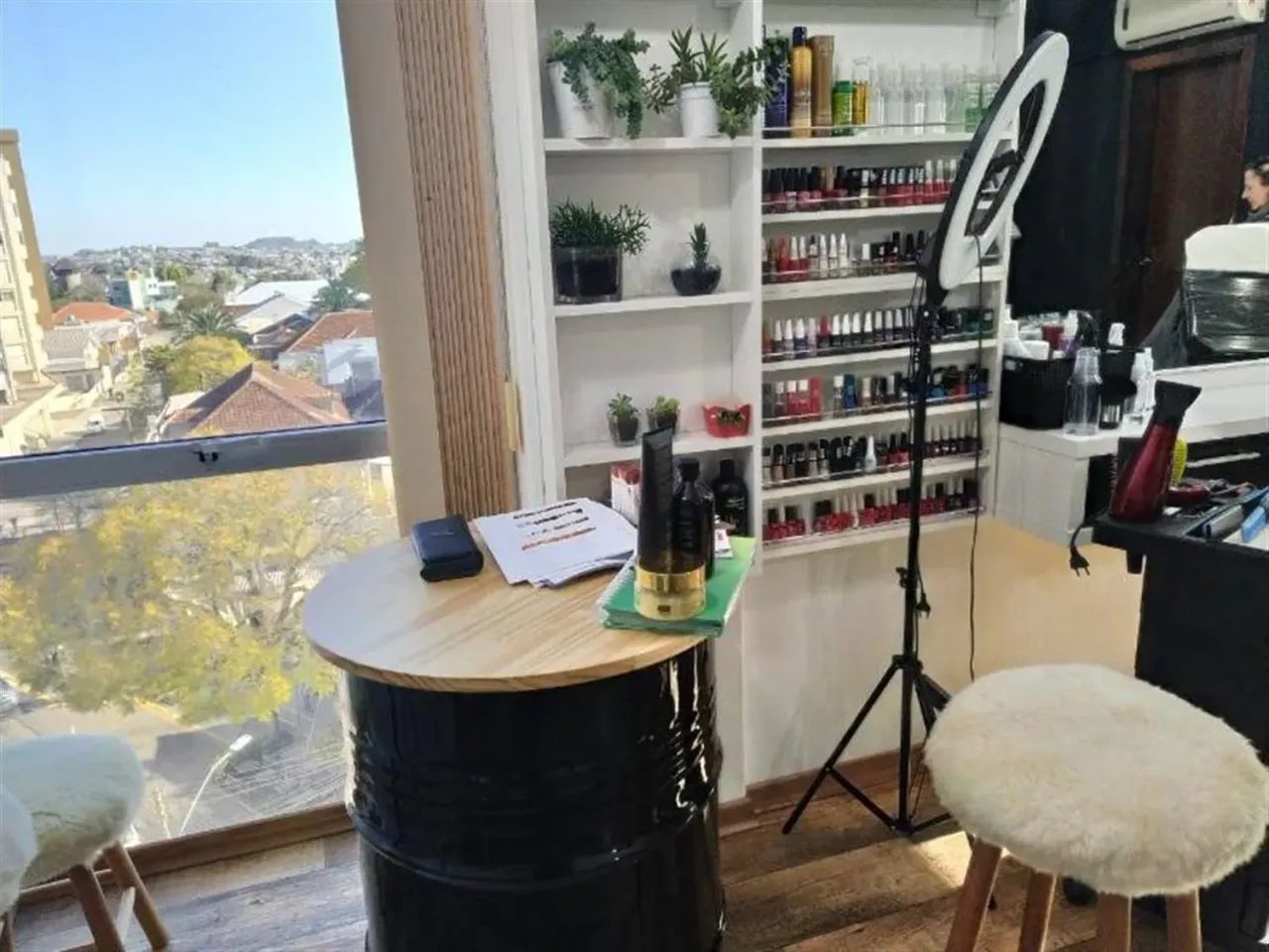 Excelente sala comercial com frente para a Rua Júlio de Castilhos. Área privativa: 38,42m. - Foto 3