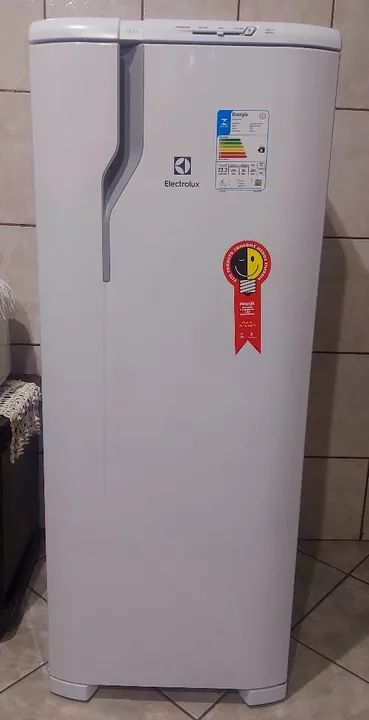 Geladeira Electrolux na garantia de fábrica  - Foto 2