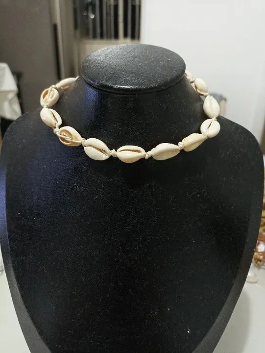 Colar de conchas do mar