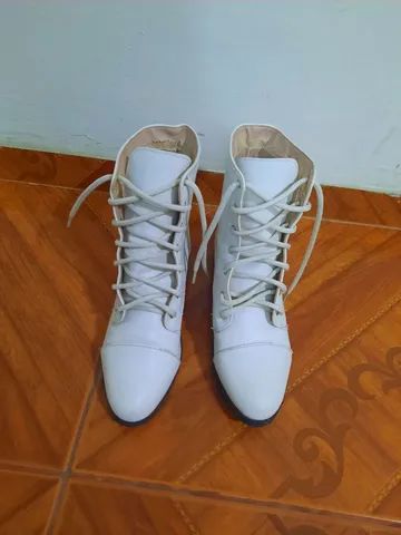 Linda bota tamanho 36