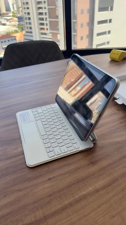 Capa Teclado Magic, Bluetooth iPad 10 - Foto 4