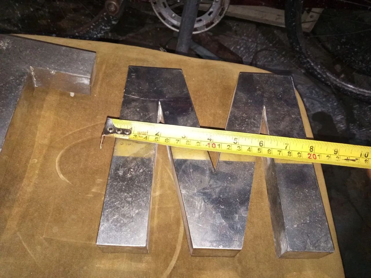 Letras TM em inox  - Foto 3