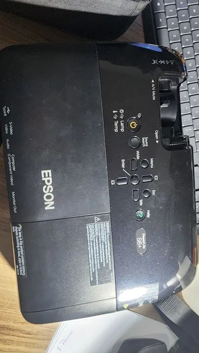 Projetor Epson PowerLite S6+ com bolsa de transporte
