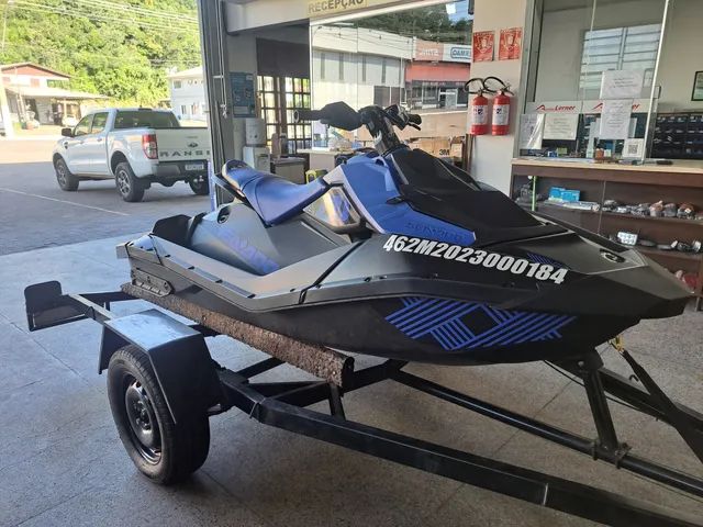 Jet Ski Spark Trix Com Horas De Uso Bagageiro E Reboque