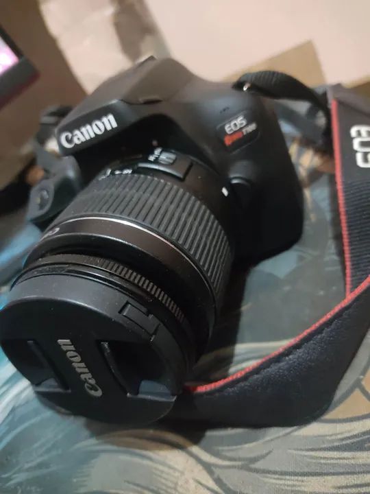 Canon EOS Rebel T100 com lente SEMINOVA Câmeras e Filmadoras