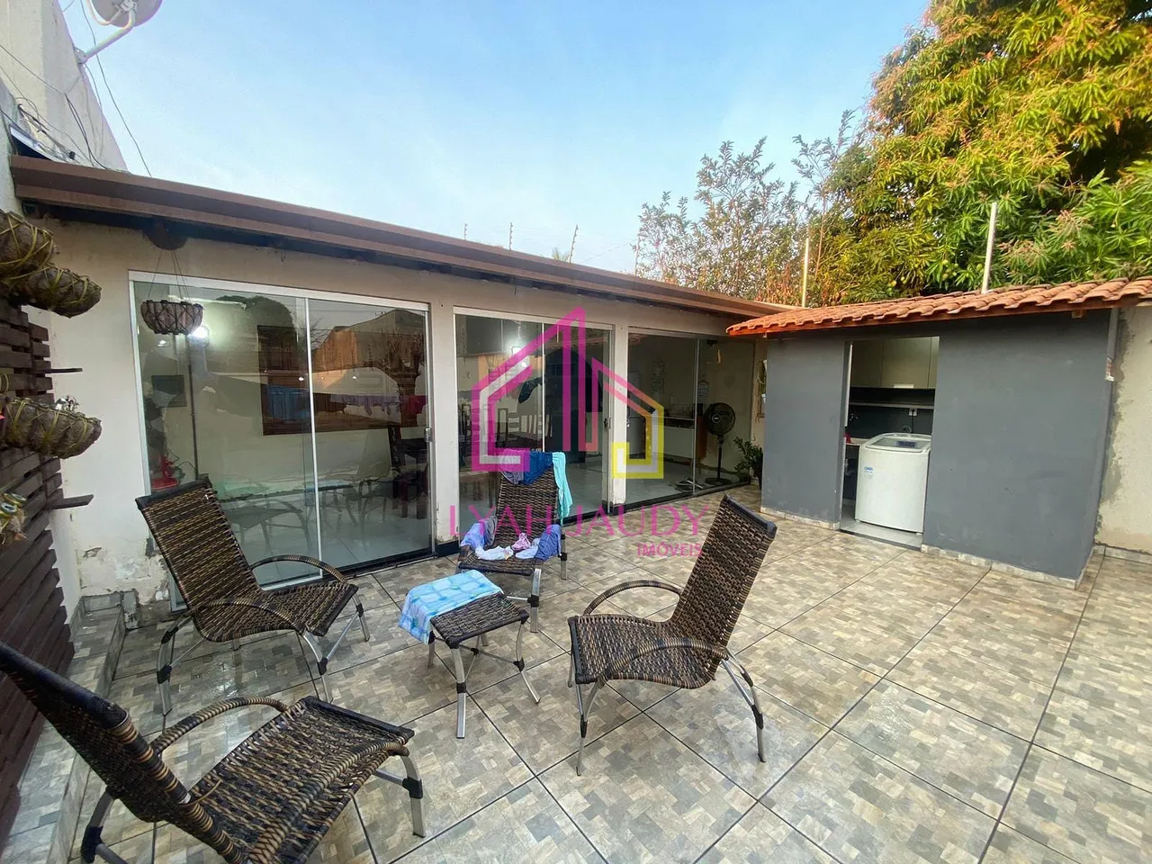 Casa à venda, Dom Aquino, Cuiabá-MT, ACEITA PROPOSTA!!, 78 m2 ÚTEIS + 7 vagas, 342 m² TOTA