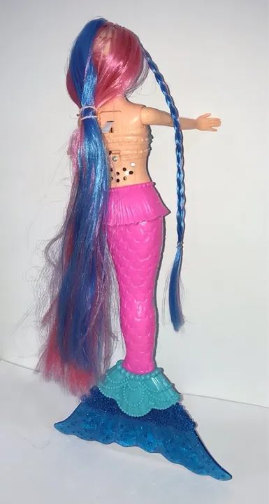 Boneca Barbie Sereia com Cabelo Mágico e Musical - Foto 2