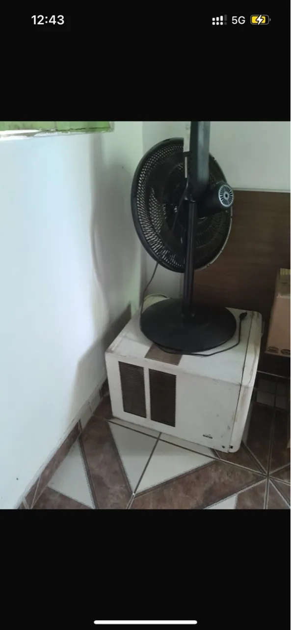 Ventilador de Parede e Ar Condicionado