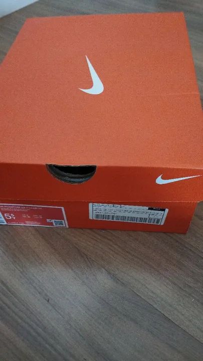 Chuteira Nike Jr Phantom GX II CLUB TF