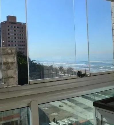 Apartamento para Venda em Praia Grande, Solemar, 2 dormitórios, 1 suíte, 1 banheiro, 1 vag