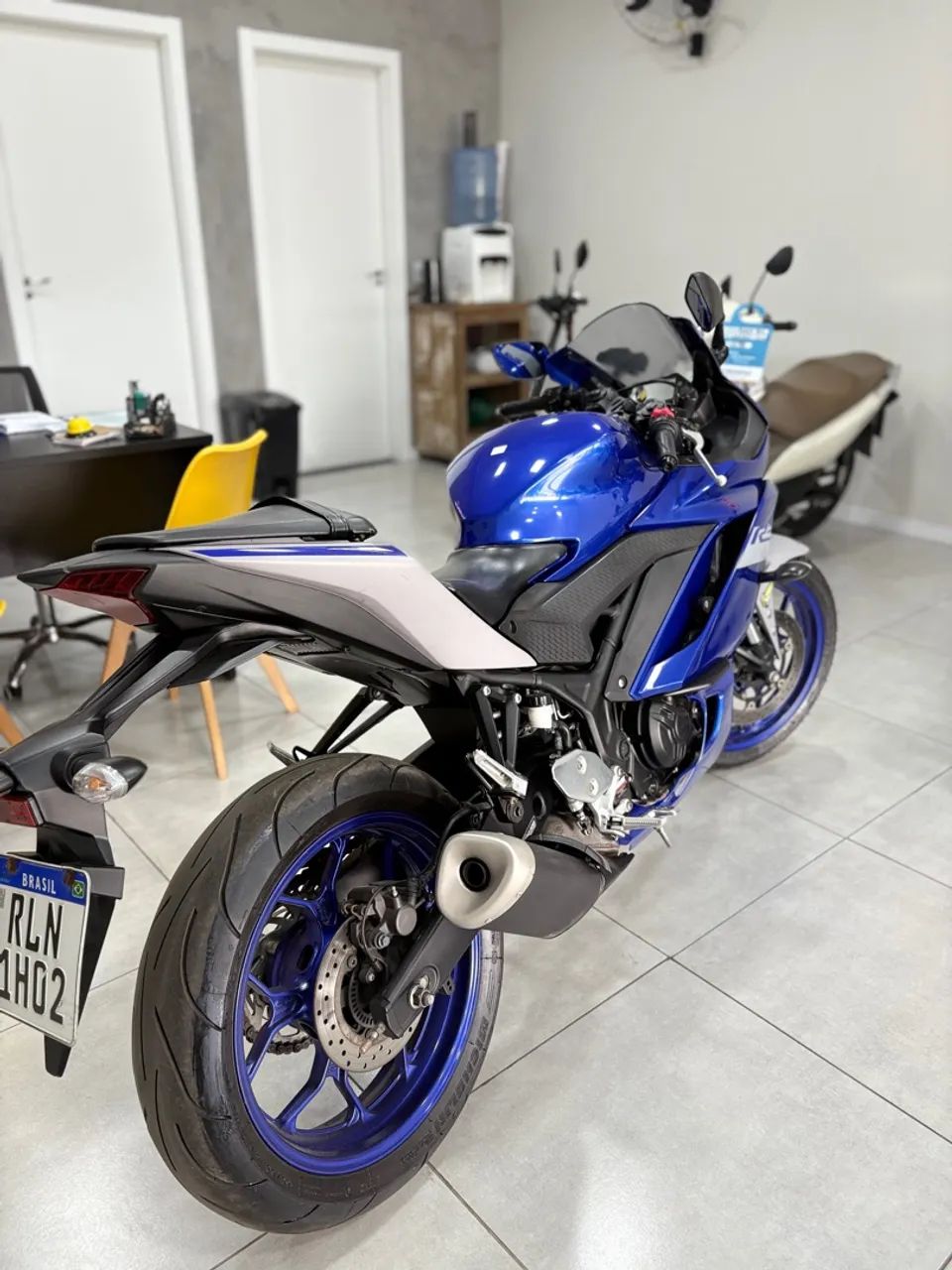 YAMAHA R3 2022 (financia ou cartão 18x) - Foto 3