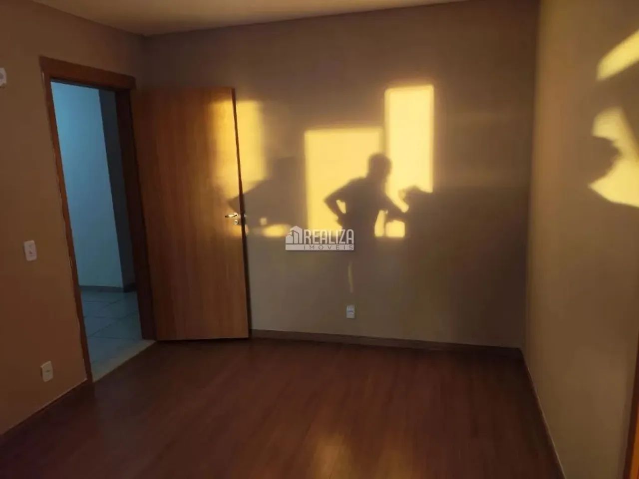 Apartamento com 2 Quarto(s) e 1 banheiro(s) para Alugar, 65 m² por R$ 1500 / Mês