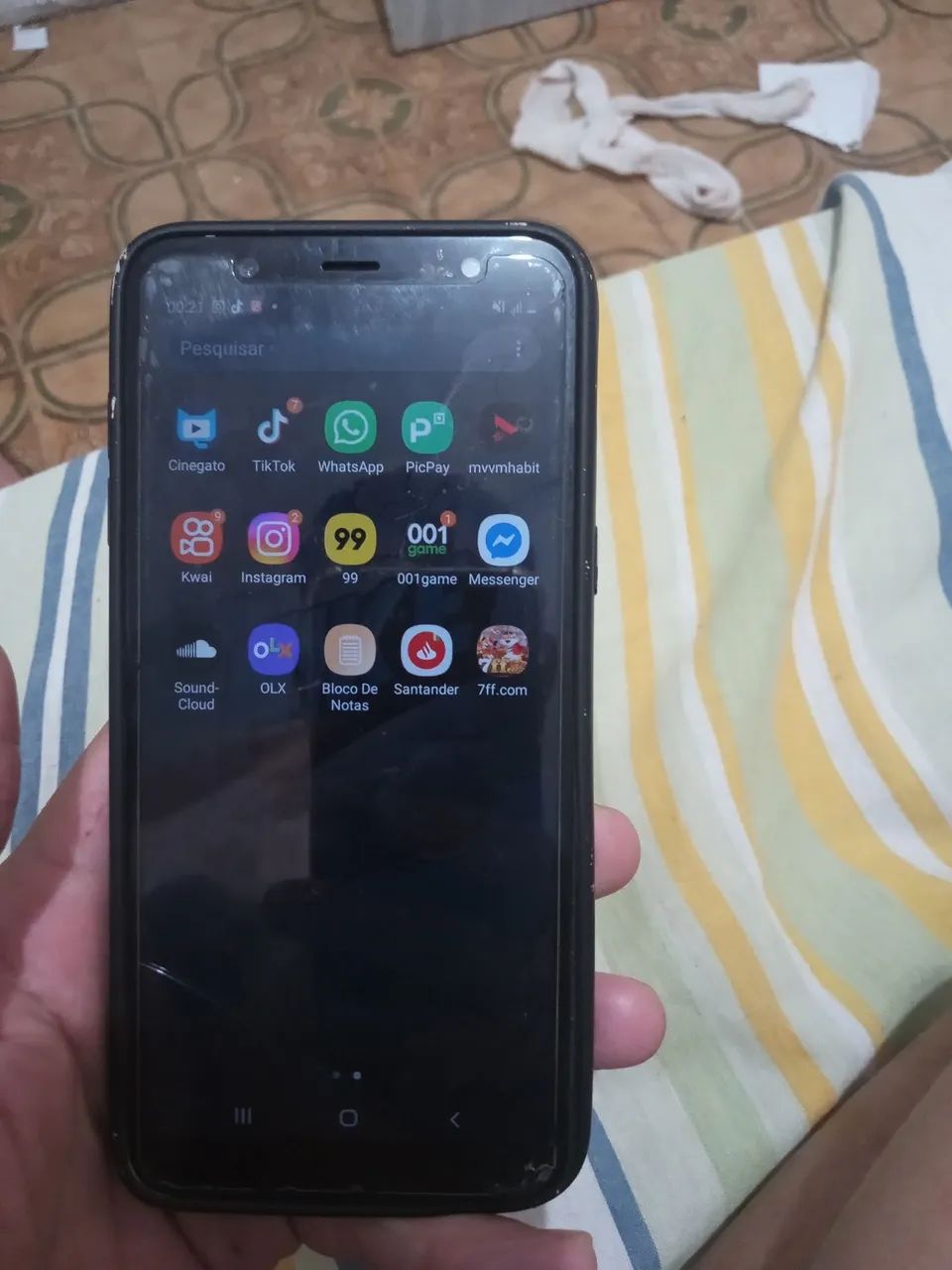 Samsung J8  - Foto 2