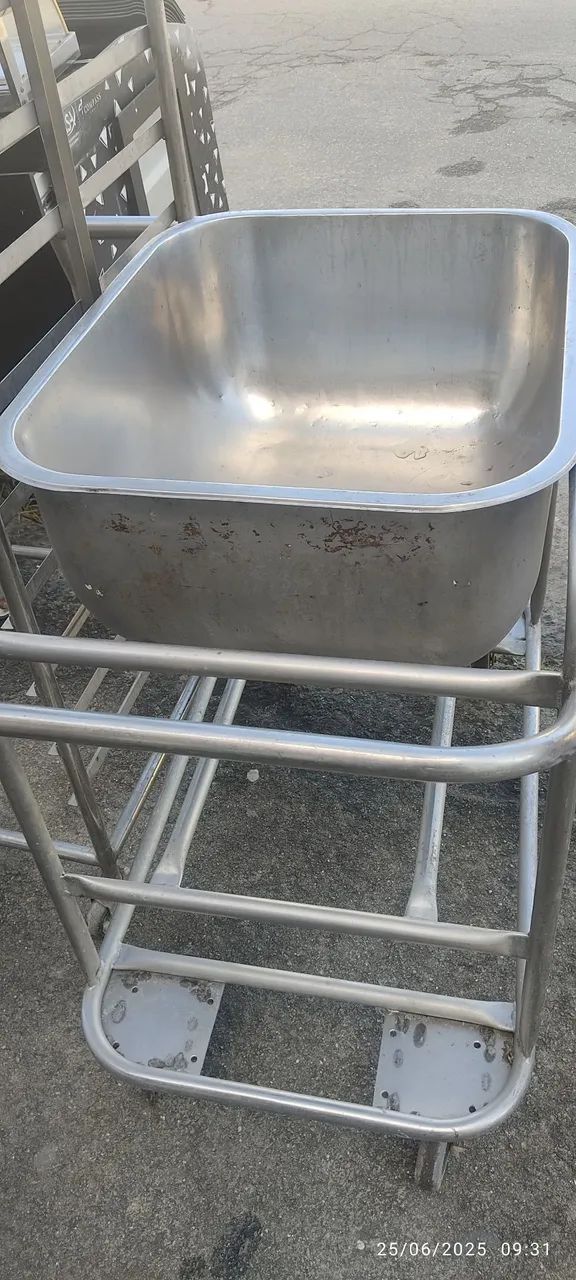 Carrinho INOX com tanque industrial"LEIA" - Foto 3