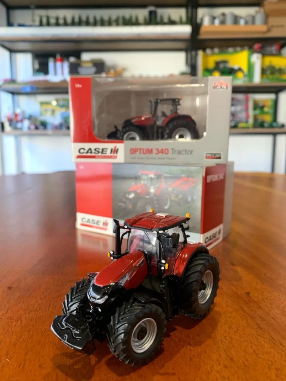 Miniatura trator Case IH Optum 340 1/64 - Foto 5