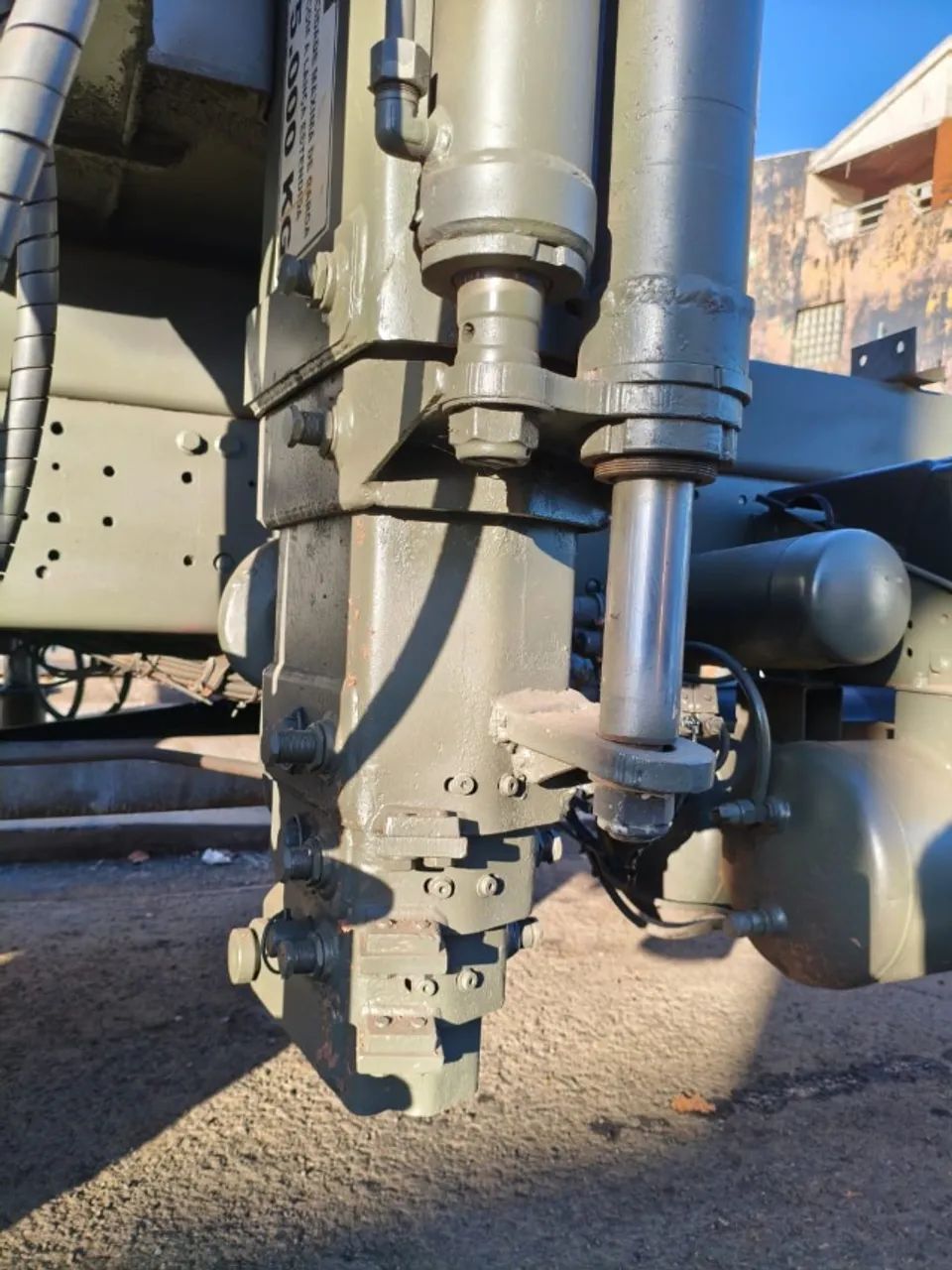 Caminhão Militar 1720 4X4 Munck Madal  - Foto 7