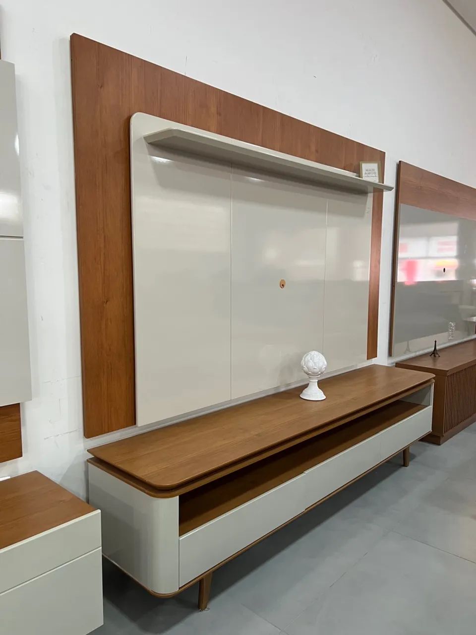Painel e Rack Moderno com 1,80m APENAS 2.690,00 