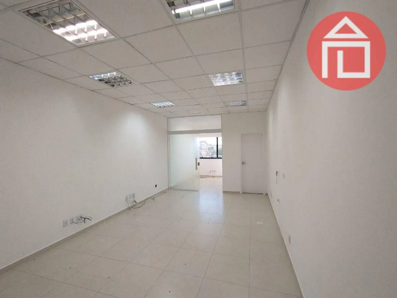 Sala para alugar, 38 m² por R$ 2.700,00/mês - Lagos de Santa Helena - Bragança Paulista/SP