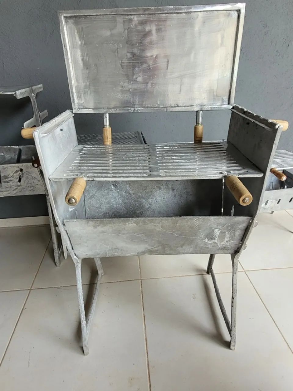 CHURRASQUEIRA GRANDE EM ALUMÍNIO  - Foto 3