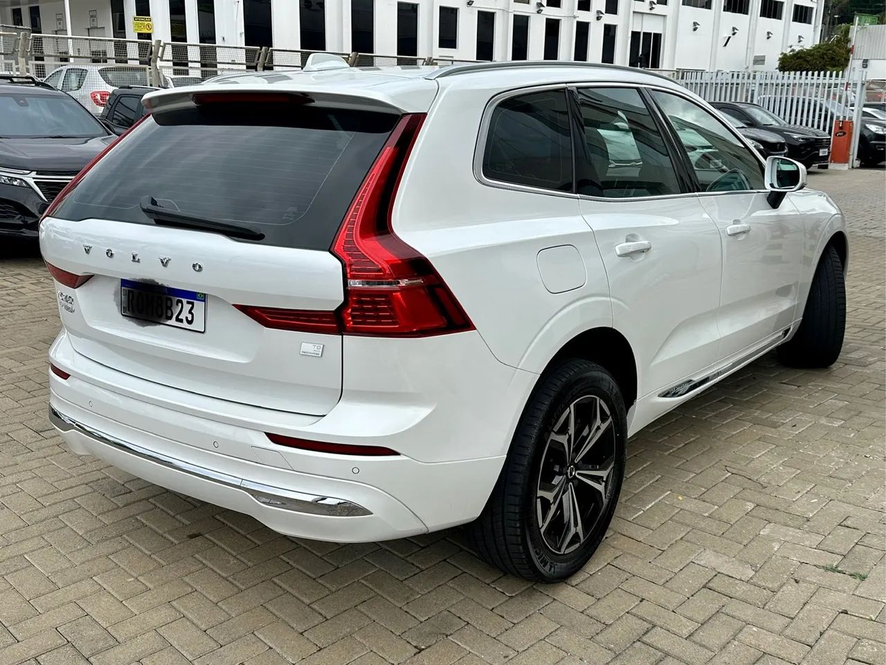 Volvo XC60 T-8 Hibrido 2.0 2022 com 31 mil quilômetros  - Foto 3