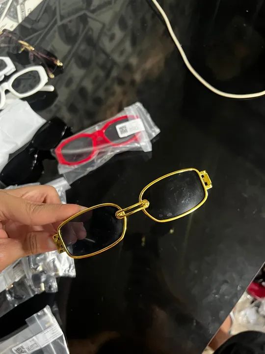 Óculos DB de plástico barato pra hoje - Foto 2