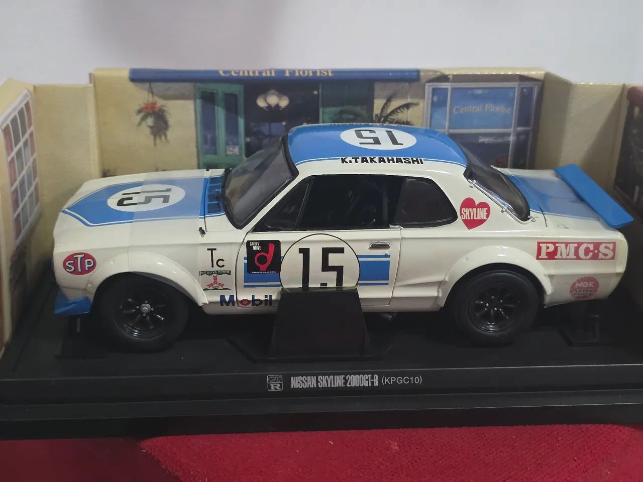 Miniatura 1:18 nissan skyline 2000 gt-r kpgc10 raríssima kyosho