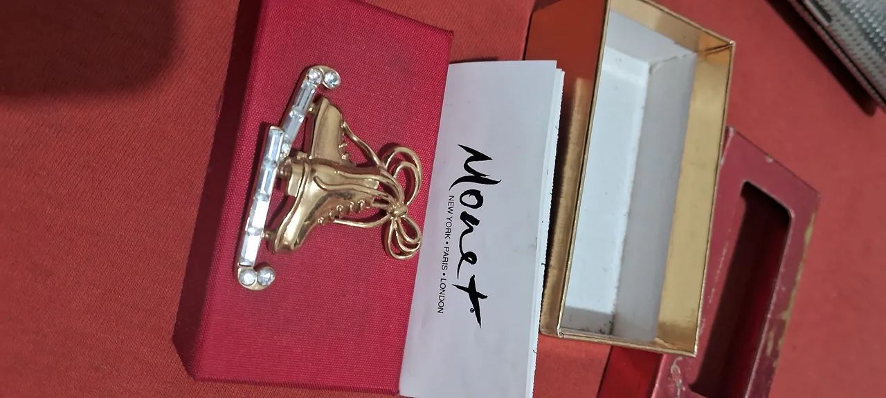 MONET Patins de Gelo Strass Broche Dourado  - Foto 2