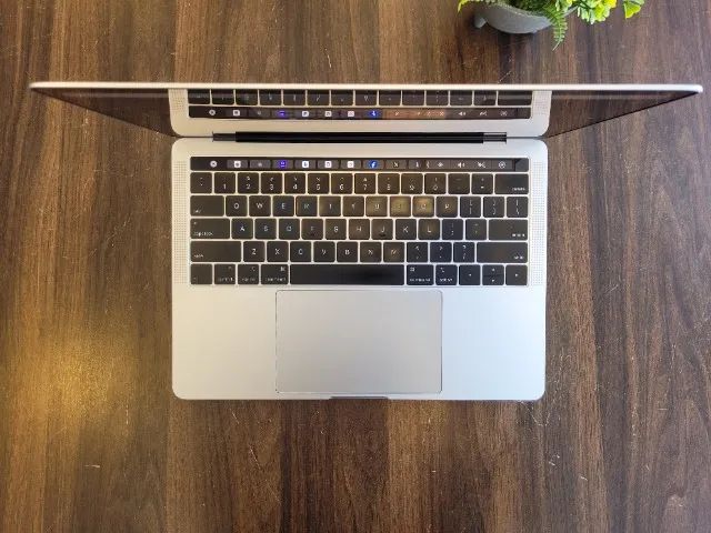 Apple MacBook Pro 2019 TouchBar Core i5 Quad Core | 256GB SSD | 8GB LPDDR3 13.3" Prateado - Foto 5