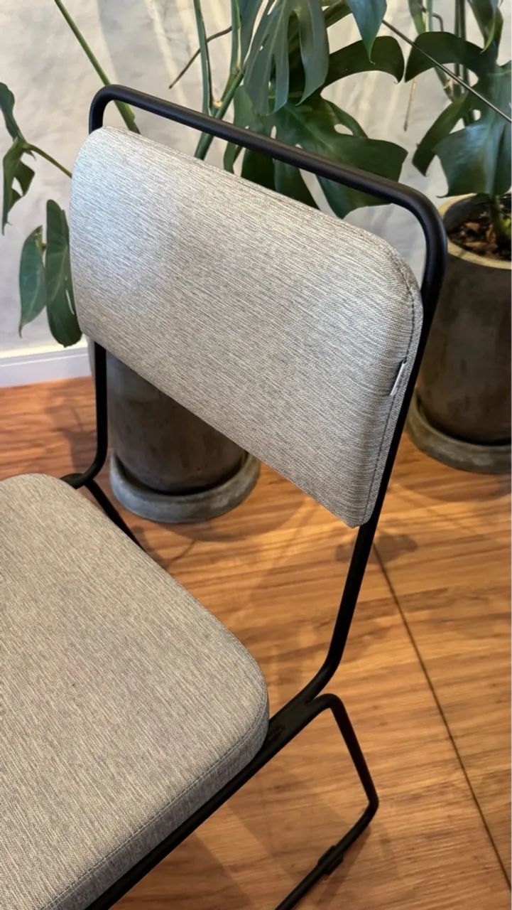 Cadeira moderna com design elegante e confortável estilo industrial  - Foto 2