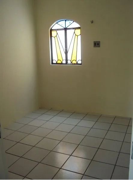 Kitnet com 2 dormitórios para alugar, 50 m² no Jardim das Oliveiras. - Foto 3