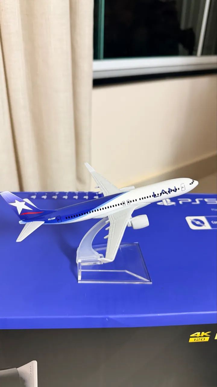 Miniatura de avião LAN 1/500