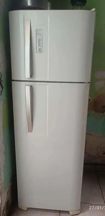 GELADEIRA ELECTROLUX FROST FREE 