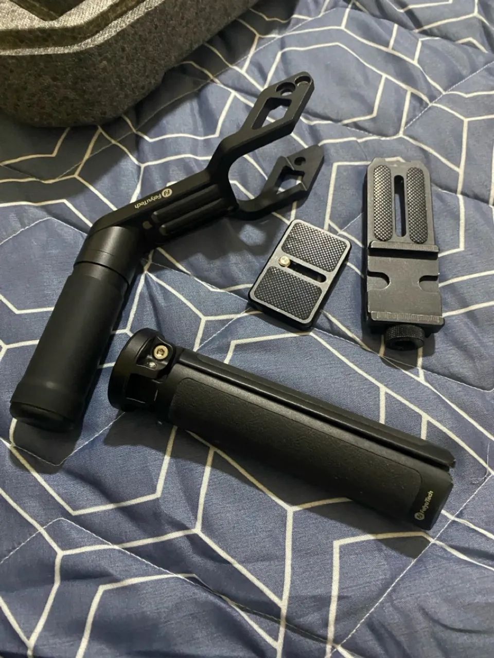 Gimbal feyutech AK2000s, com case, manual, e todos os cabos! - Foto 5