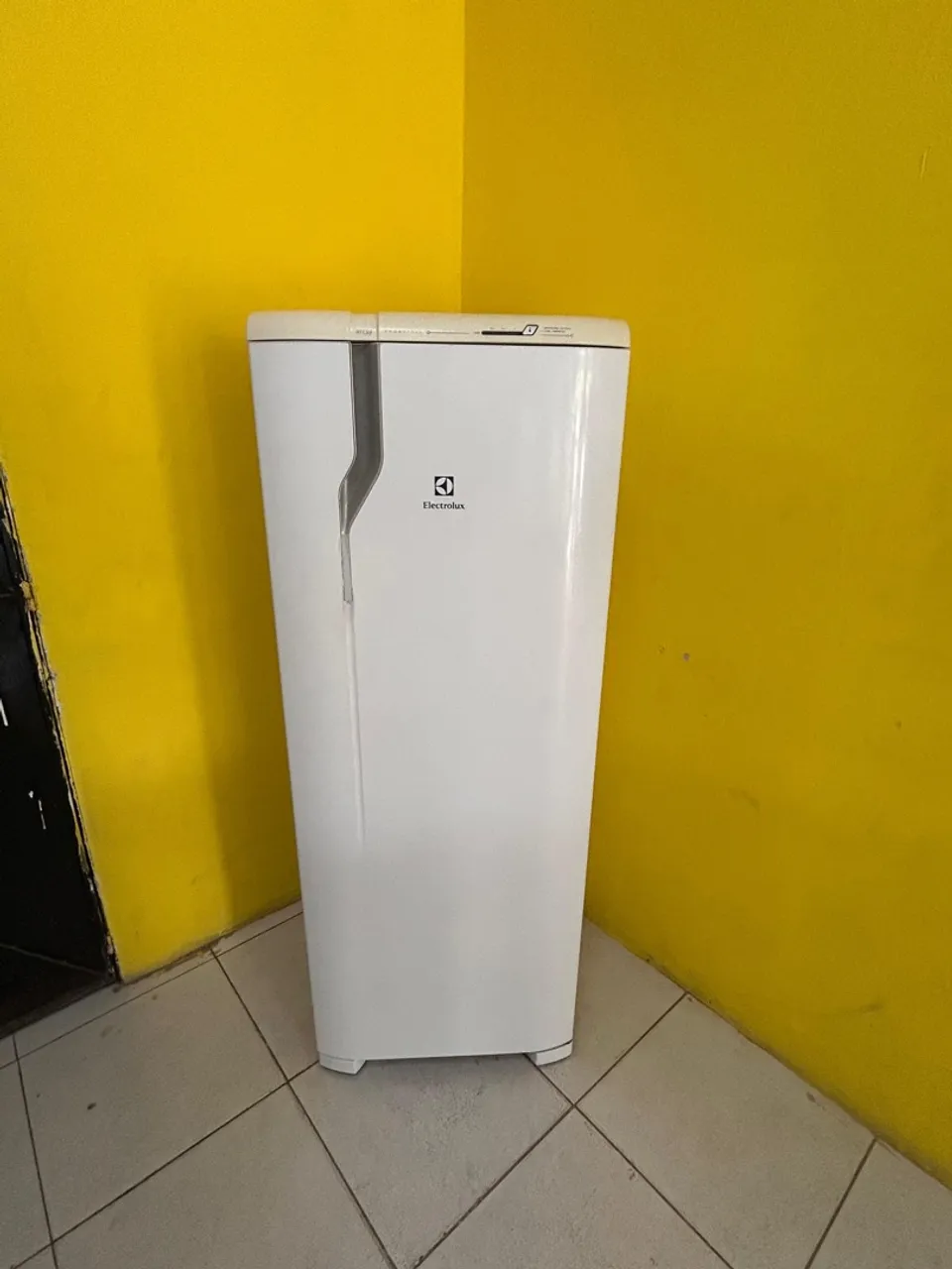 Geladeira Electrolux - Prática e Eficiente