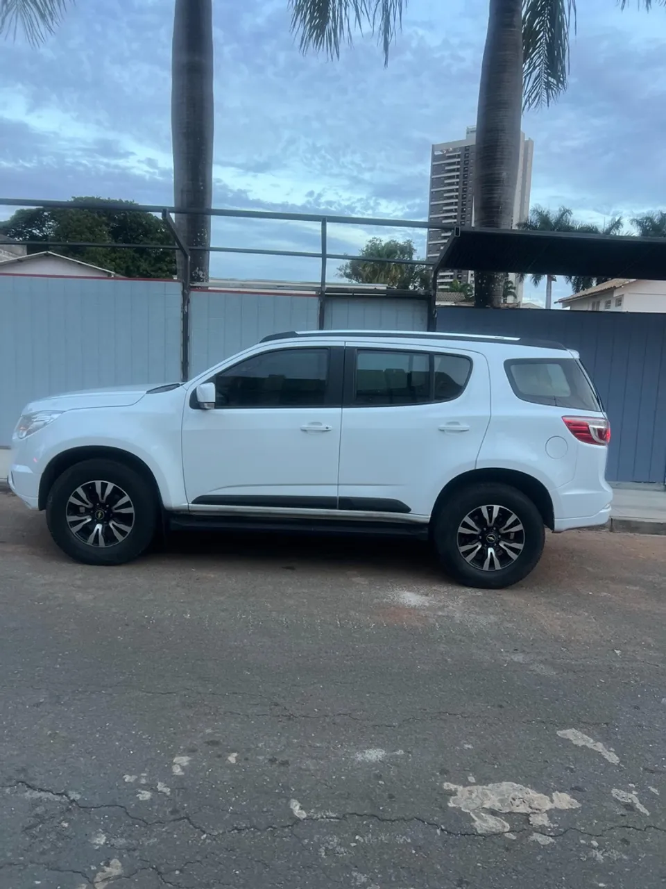 Vende se carro em bom estado de conservação