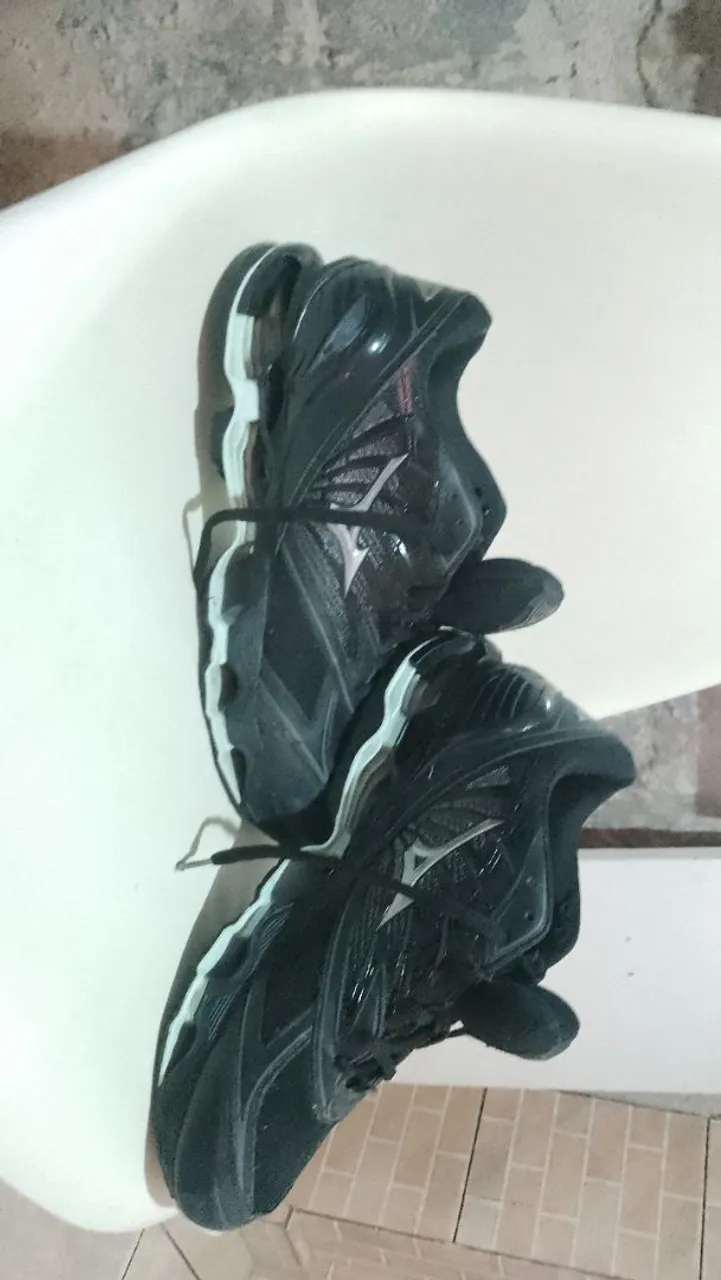 tênis mizuno 43 preto