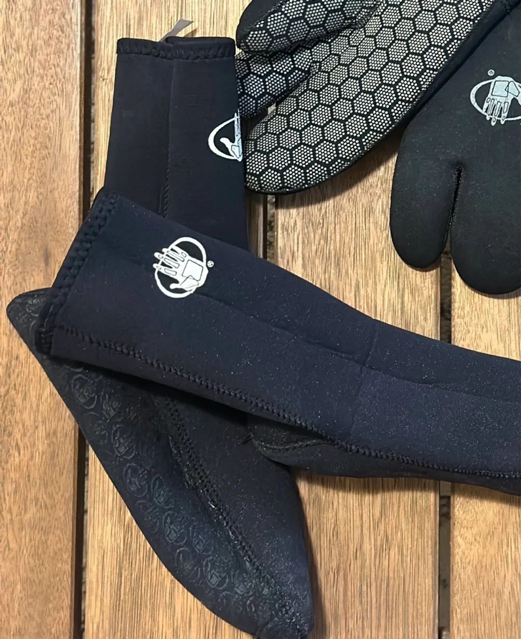 Kit surf - Luvas, touca e sapatos - Foto 3