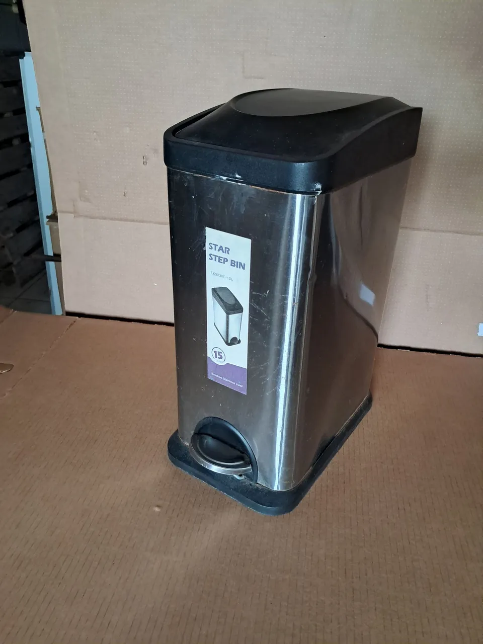 Lixeira Inox com Pedal Star Step Bin 15 Litros