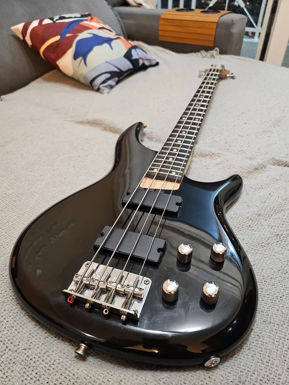 Baixo Memphis Tagima 4C - Estado de Novo 