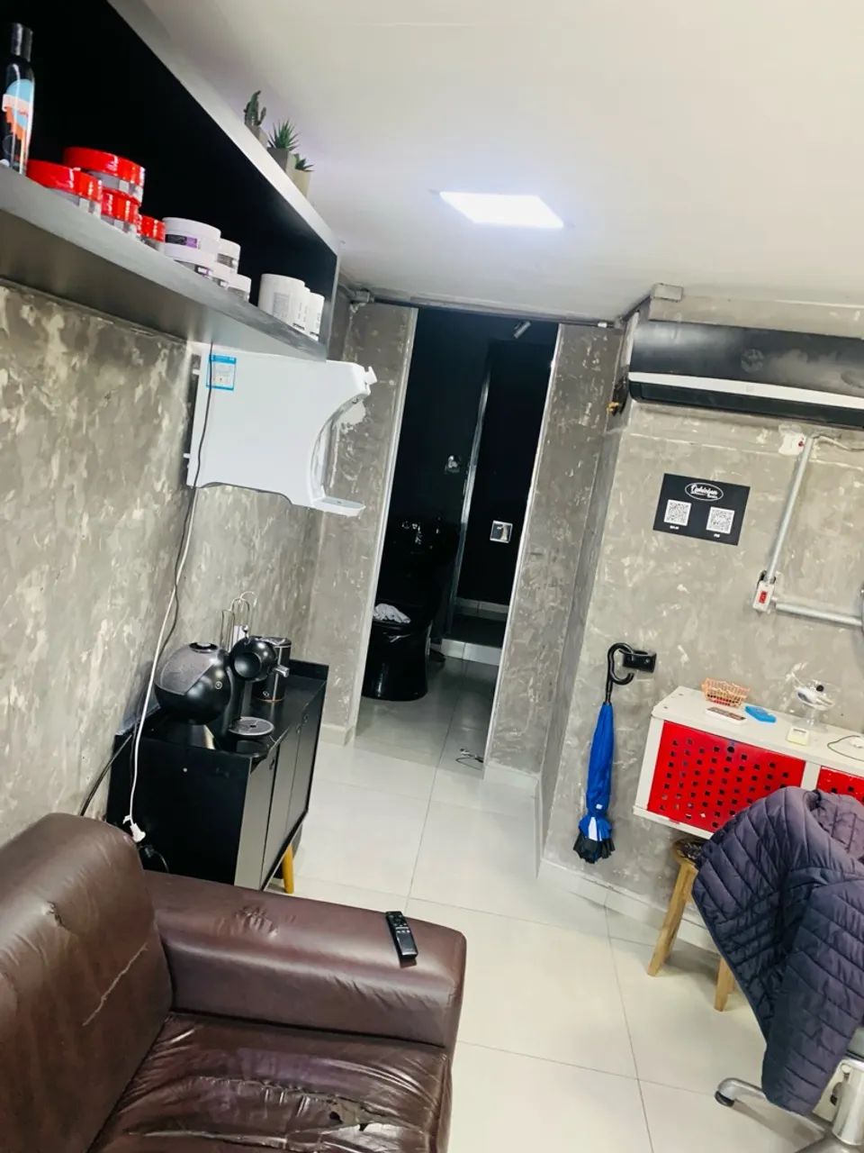 ATENÇÃO ! BAIXEI O PREÇO Passo o ponto Barbearia toda completa - Foto 3