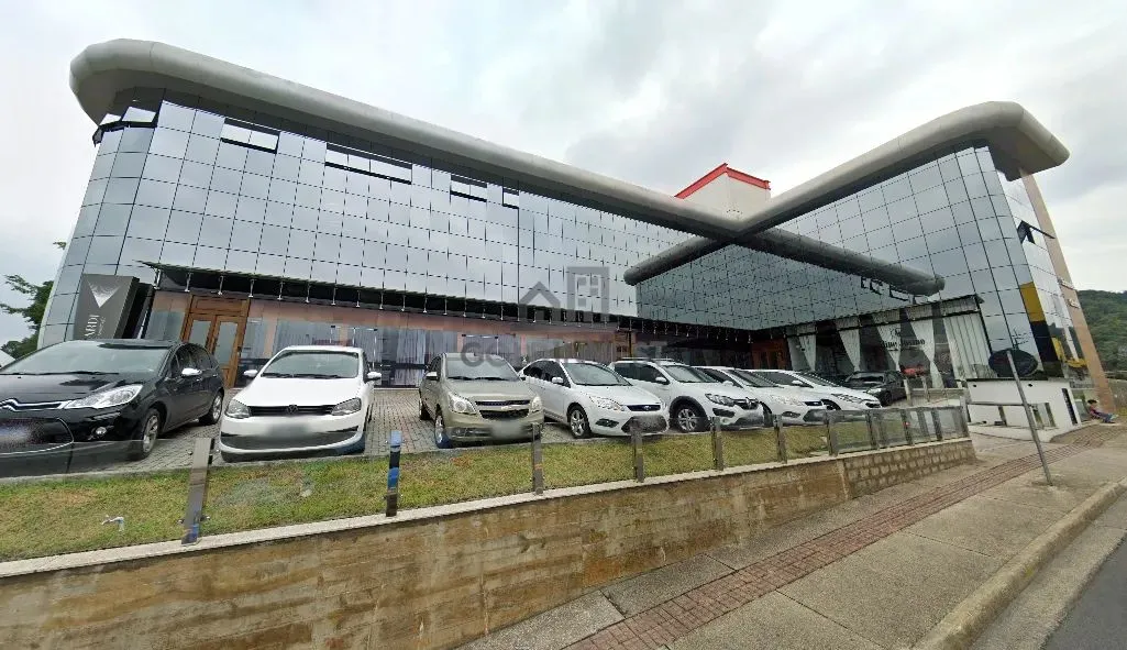 Sala comercial com 60m² no Centro de Brusque!!!