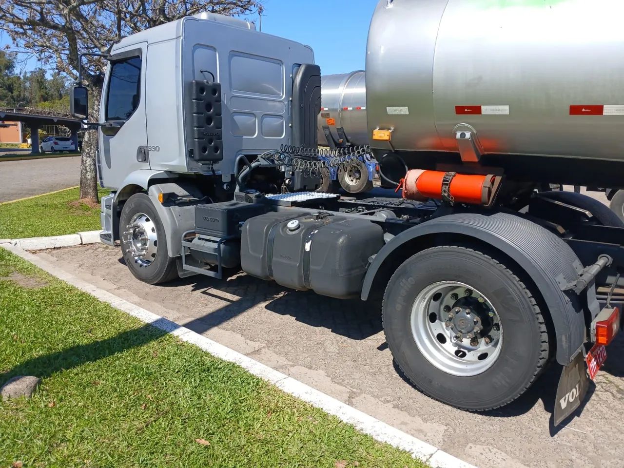 Volvo VM 330  - Foto 5