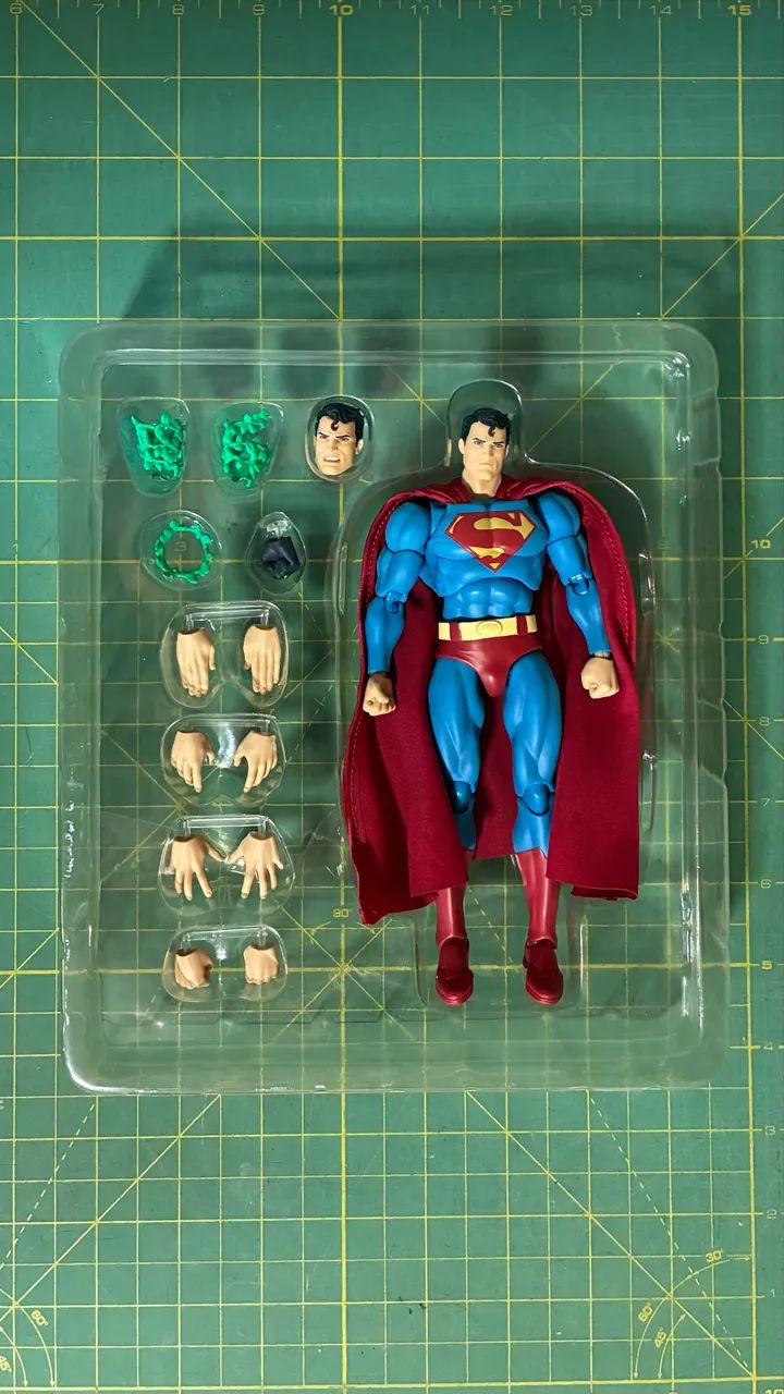 Superman Hush Mafex Re-release