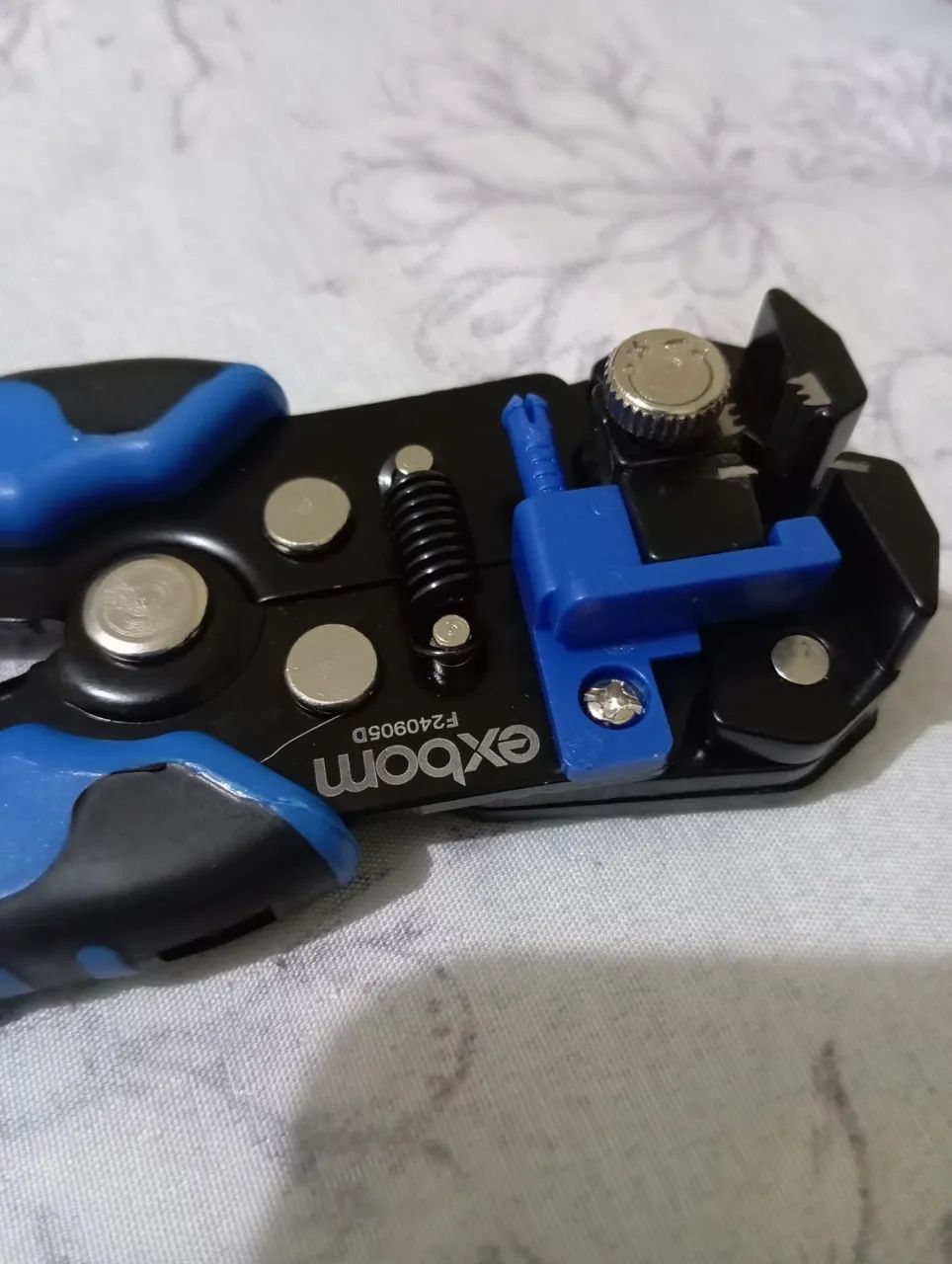 Alicate decapador 5 em 1 lacrado novo sem uso - Foto 5