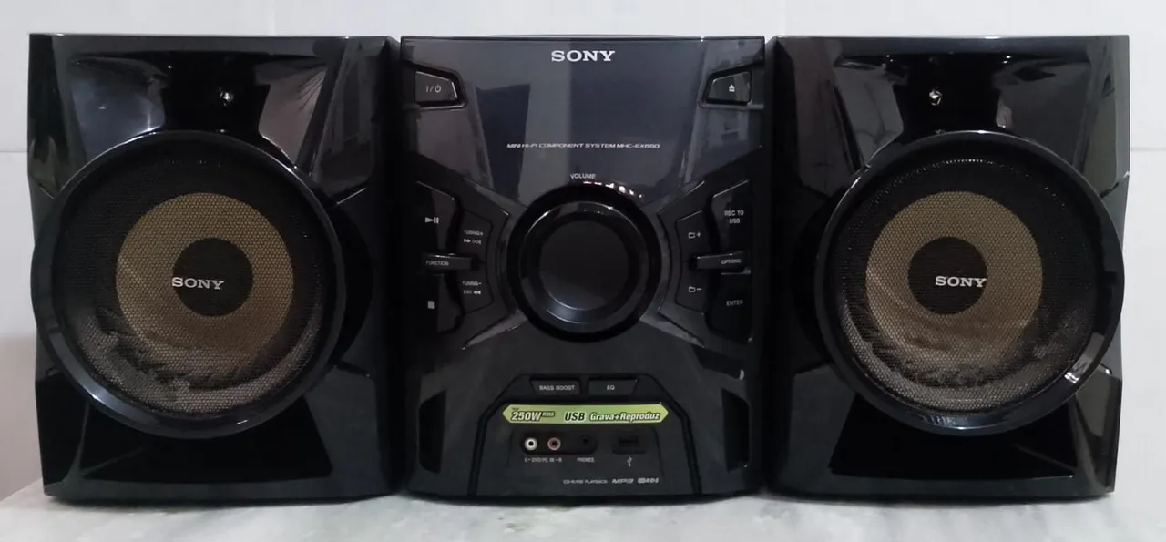 Aparelho de Som - Sony (DEFEITO)<br><br>Modelo MHC-EX66 com duas caixas de som acústica.
